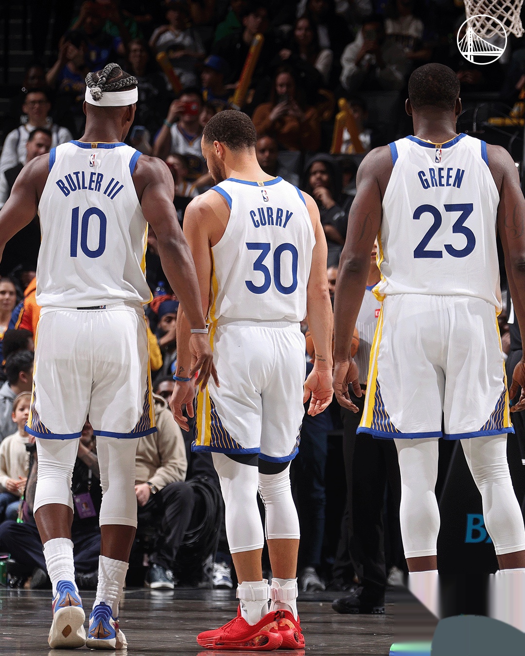 阿根廷男篮逆转湖人B队,库里三分雨点燃全场 阿根廷男篮逆转湖人B队,库里三分雨点燃全场