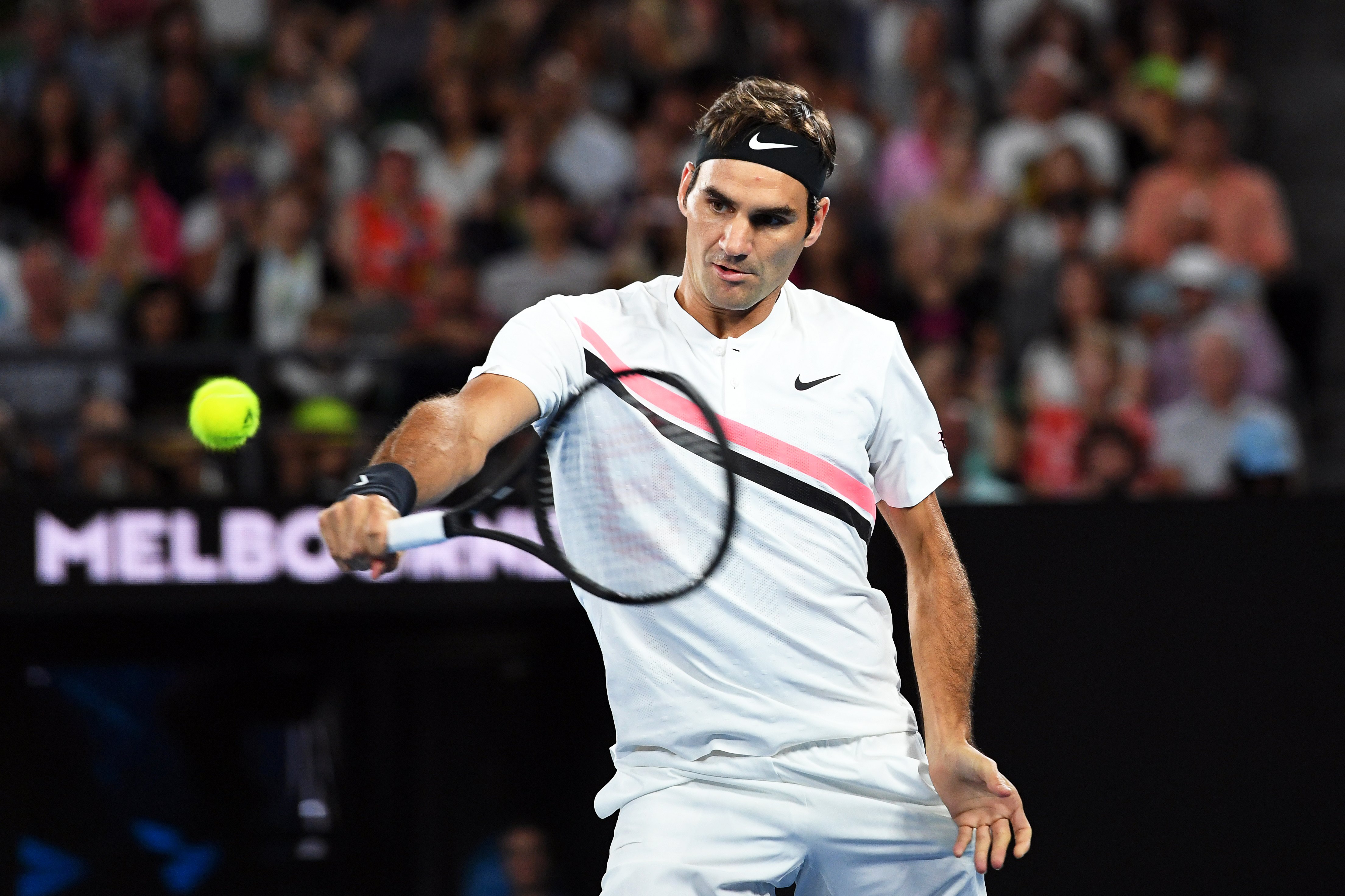 意大利网球队爆冷美国网球队,费德勒制霸全场的简单介绍 意大利网球队爆冷美国网球队,费德勒制霸全场的简单介绍