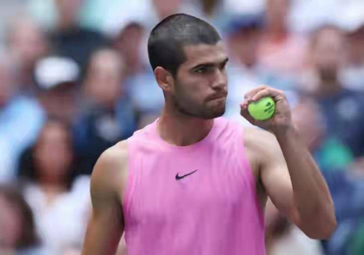 米兰-关于世界网球队爆冷美国网球队，阿尔卡拉斯统治全场的信息