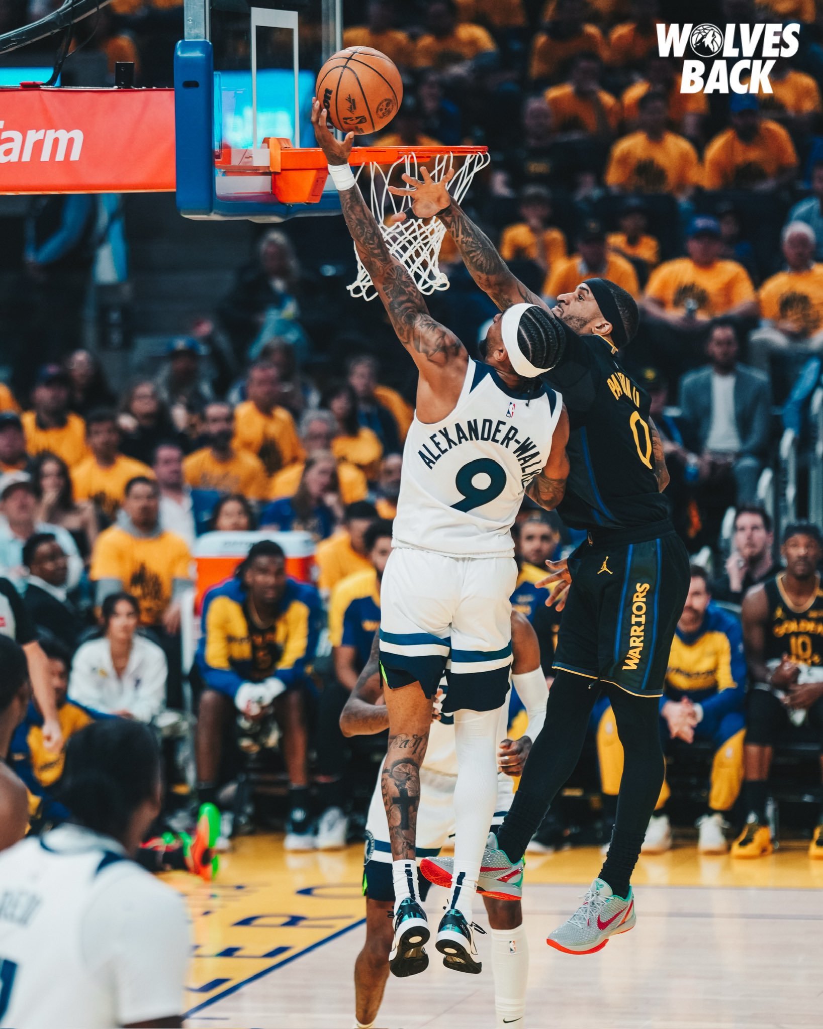 狼队客场比分战胜伯恩利，全取三分的简单介绍