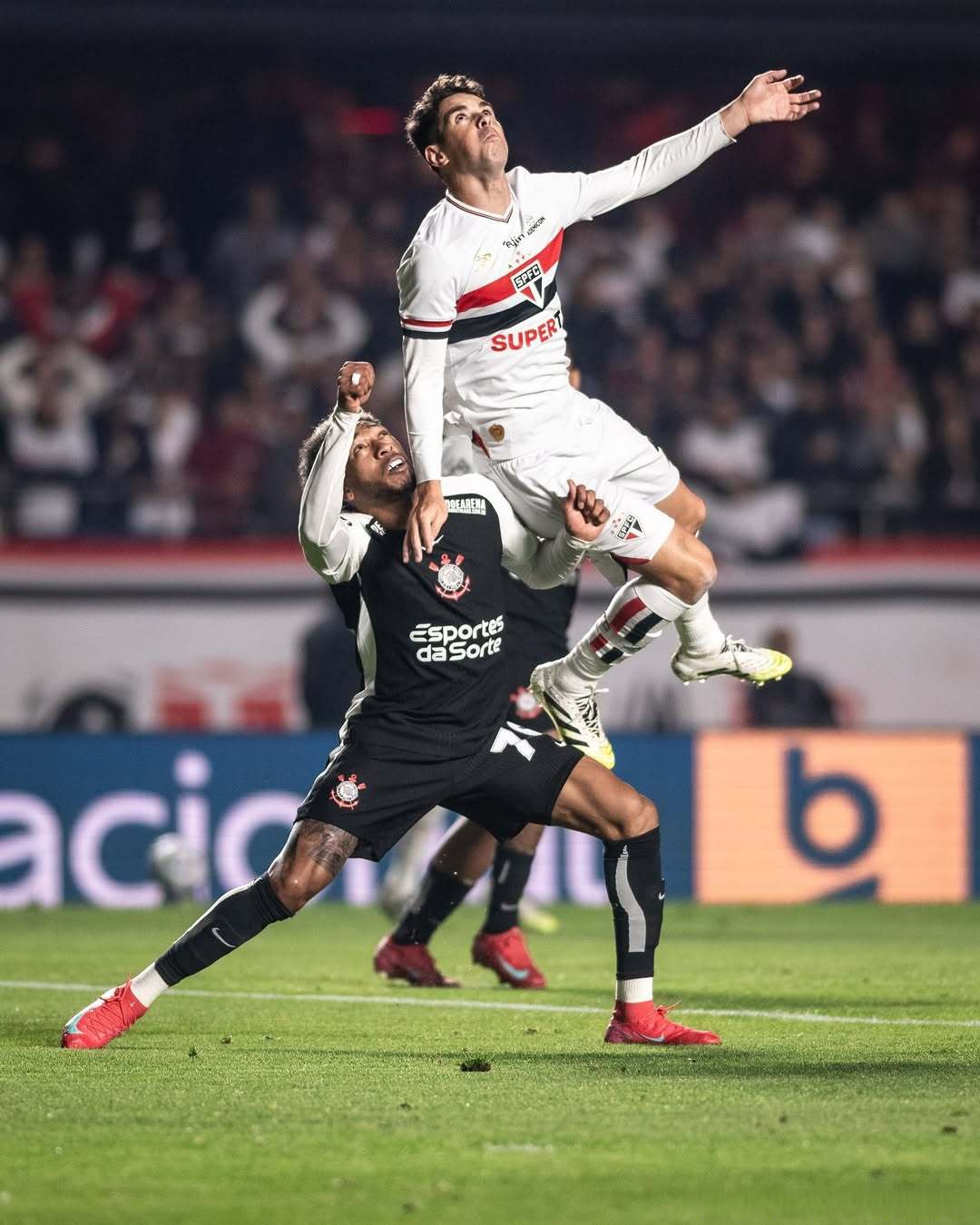 ac米兰下载-都灵德比战激烈，铁血球队鏖战90分钟的简单介绍