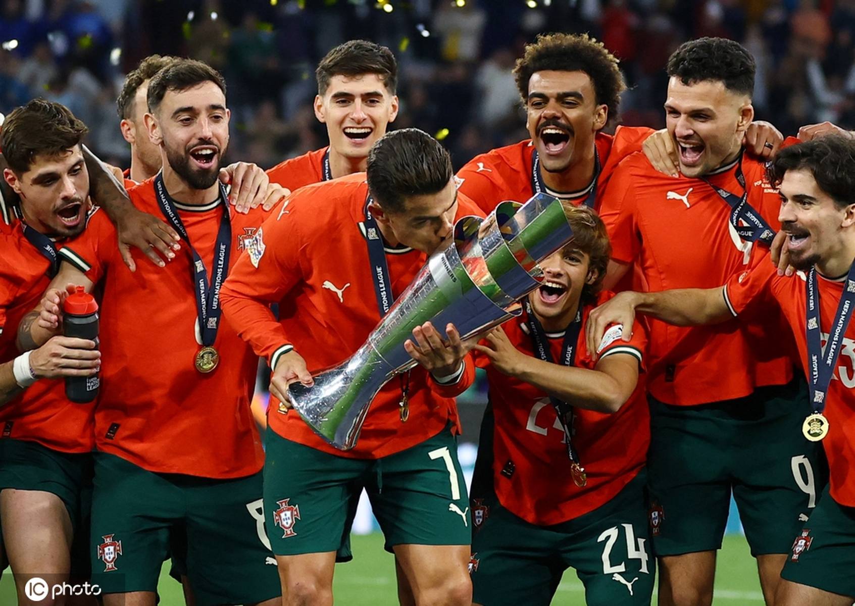 关于葡萄牙女足破关而出，锐意夺冠！的信息