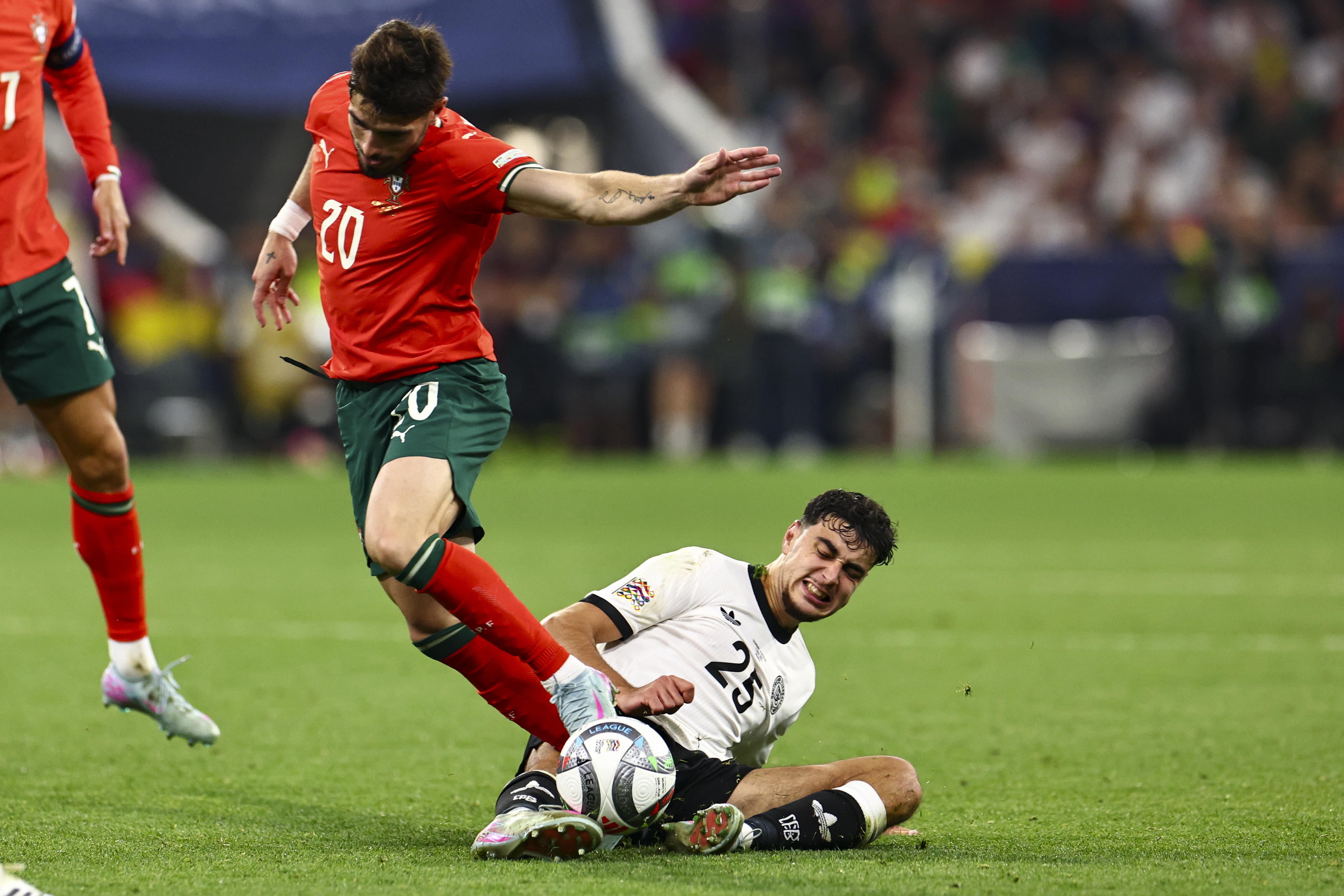 米兰-葡萄牙队遭受惨败,提前被淘汰的简单介绍