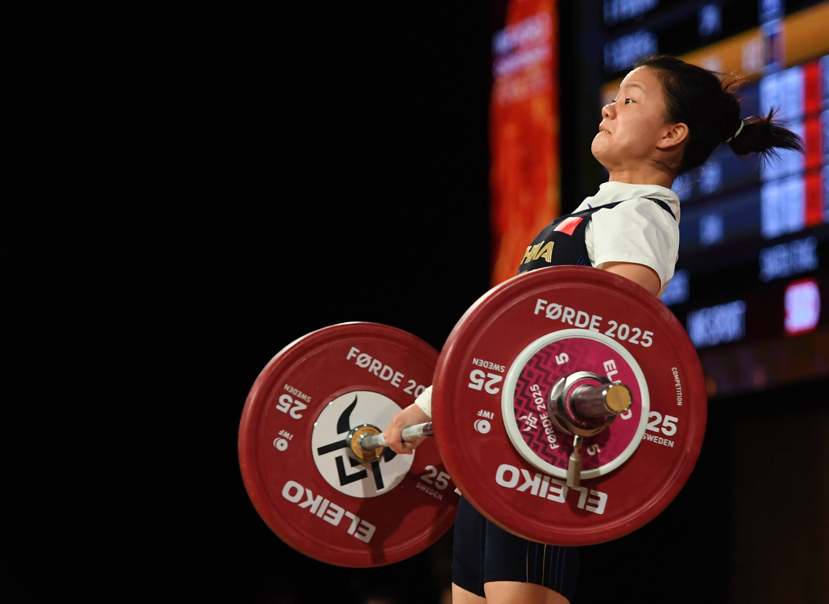 米兰-包含举重选手豪气冲天,荣耀夺金的词条