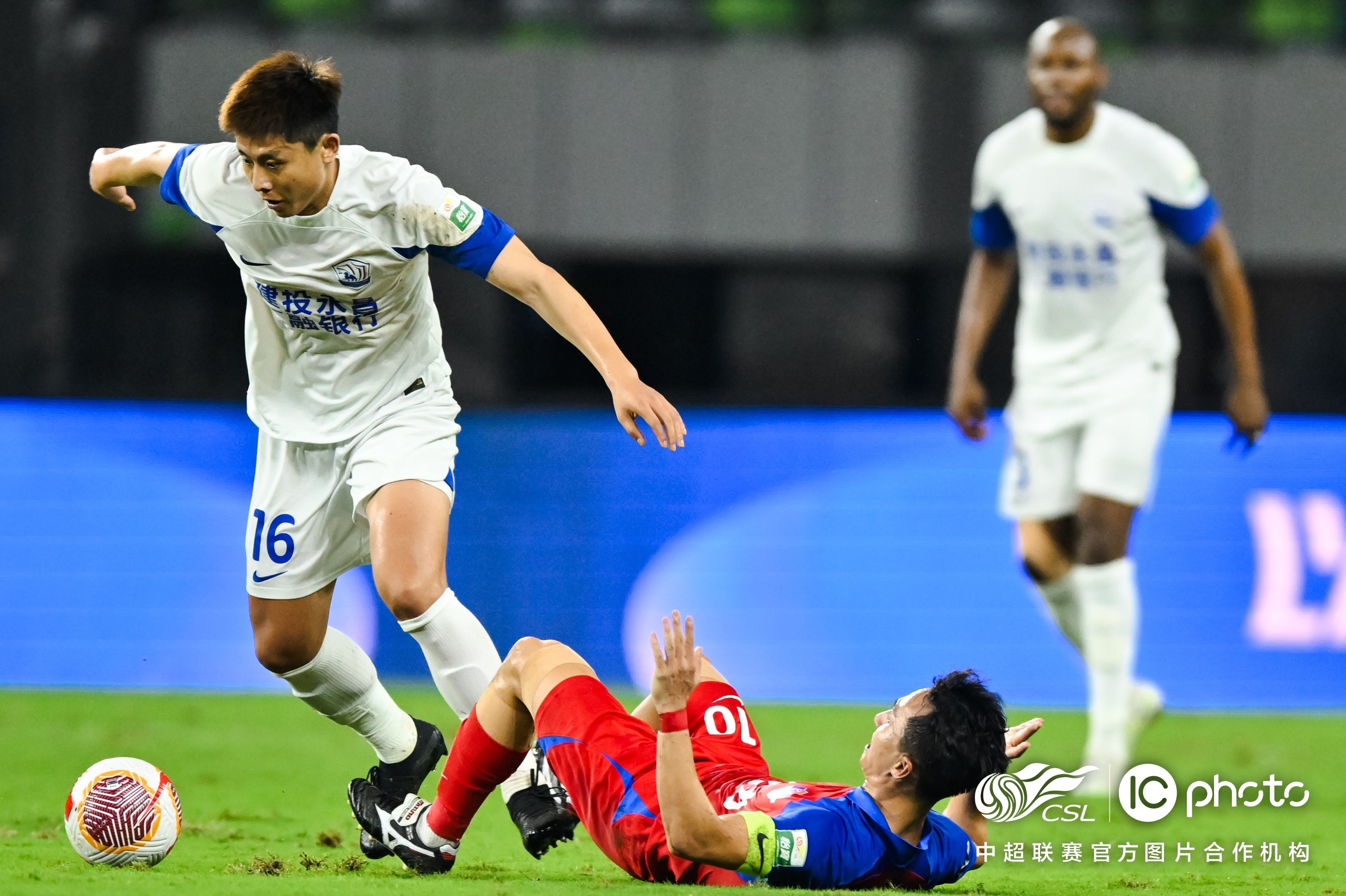 中国米兰体育-广州恒大队在比赛中势不可挡，大胜对手的简单介绍