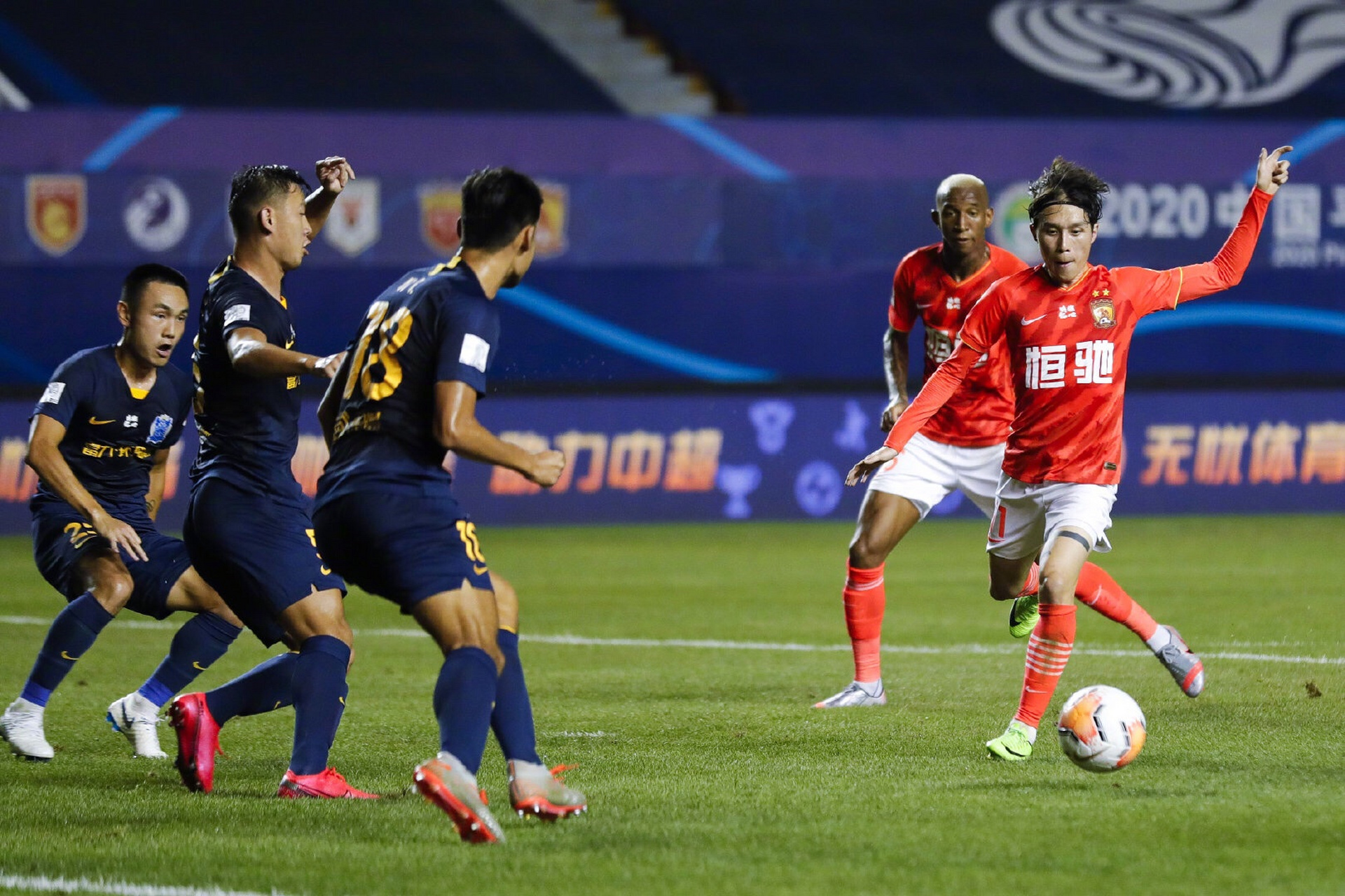 广州恒大队在比赛中势不可挡，大胜对手的简单介绍