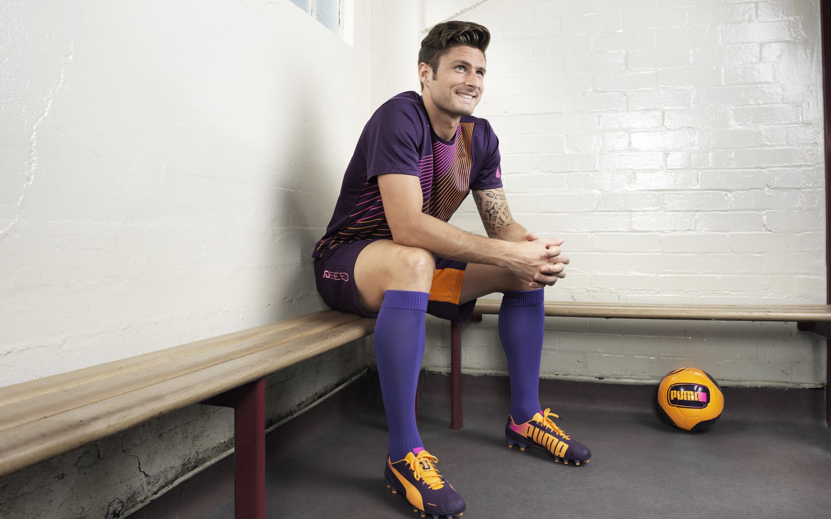 米兰体育官网-塞维利亚之夜，当巴尔韦德的里程碑，撞上拜仁的钢铁洪流