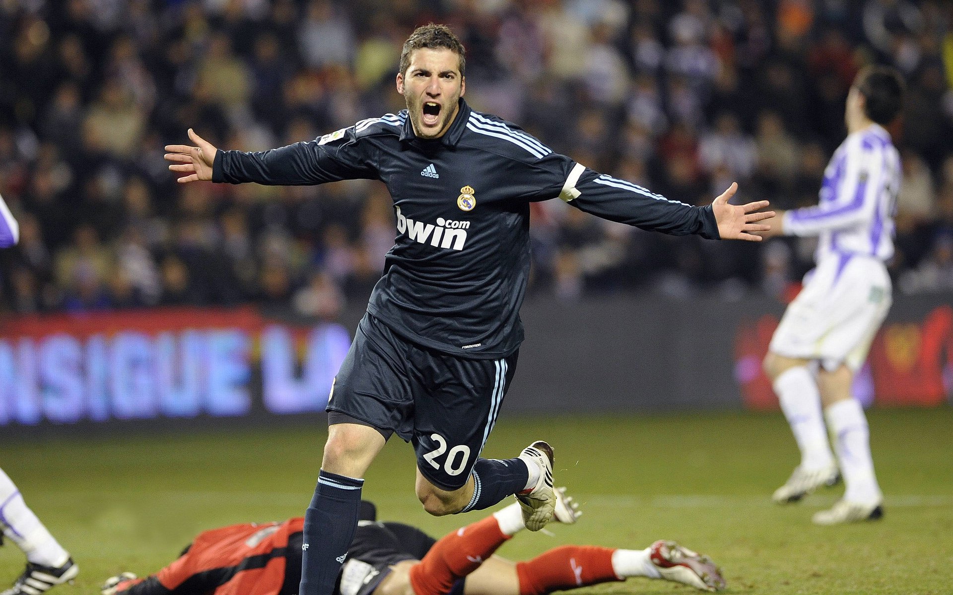 塞维利亚鏖战苏格兰，门迪在东决关键战接管比赛，诠释何为大场面先生